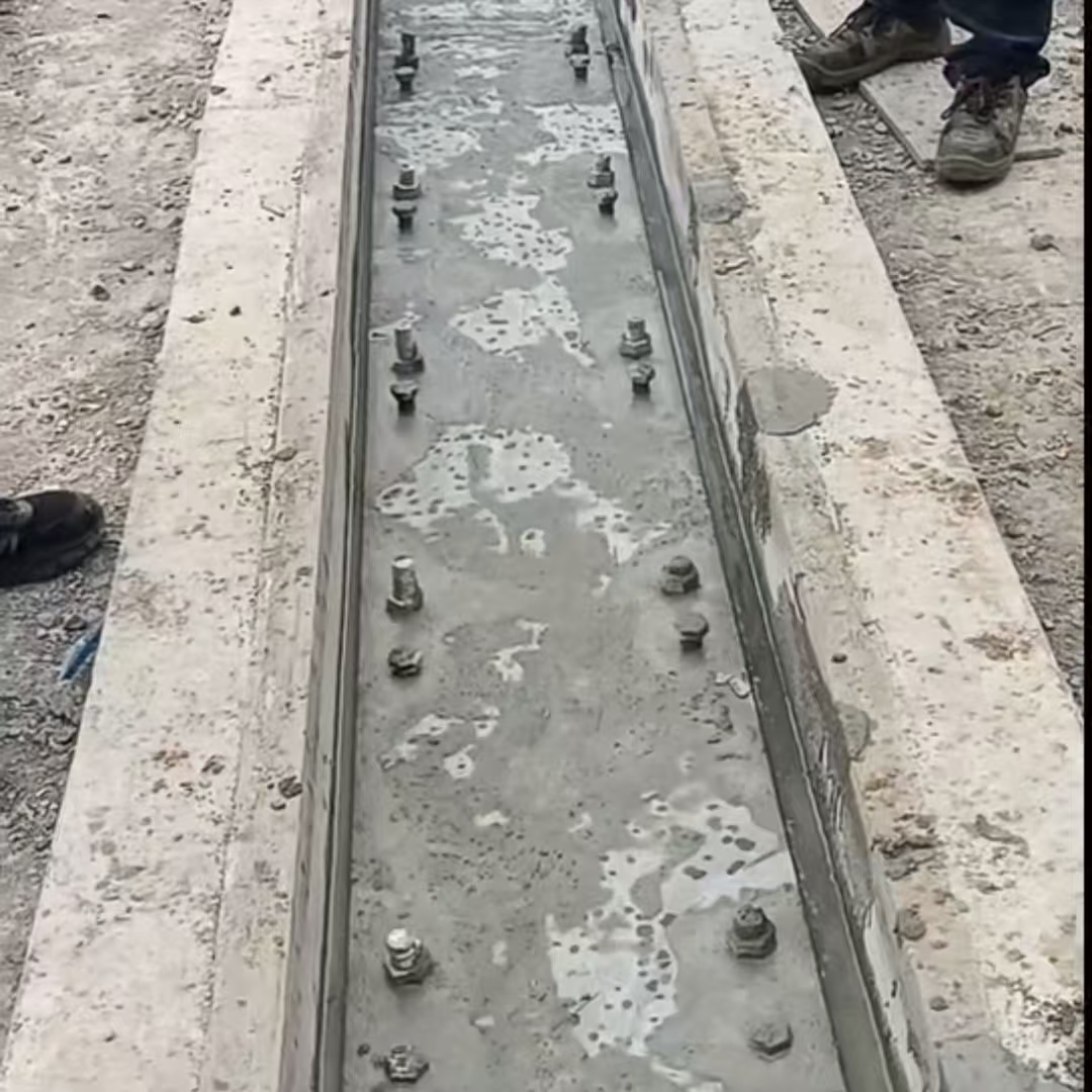 青秀港口码头起重机龙门吊重型机械设备稳固用早强快凝轨道胶泥